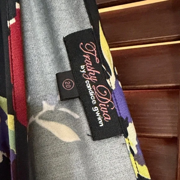 Black Floral V-Neck Maxi Dress with Bold Multicolor Print - Picture 2 of 4